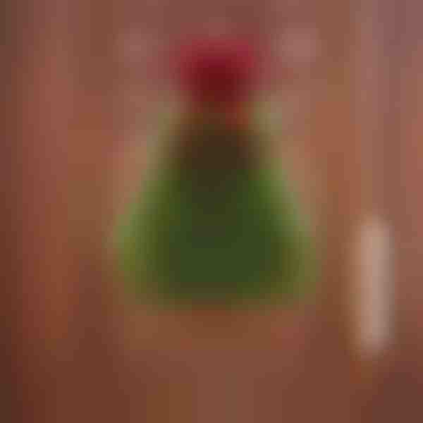 Ručně vyráběná vánoční girlanda ve tvaru stromku | TREEWREATH